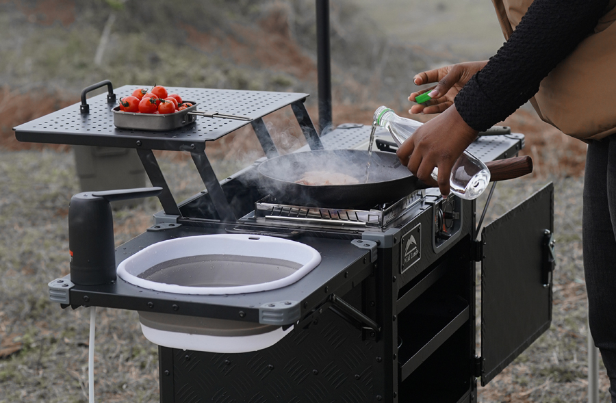 Integrated Outdoor Kitchen